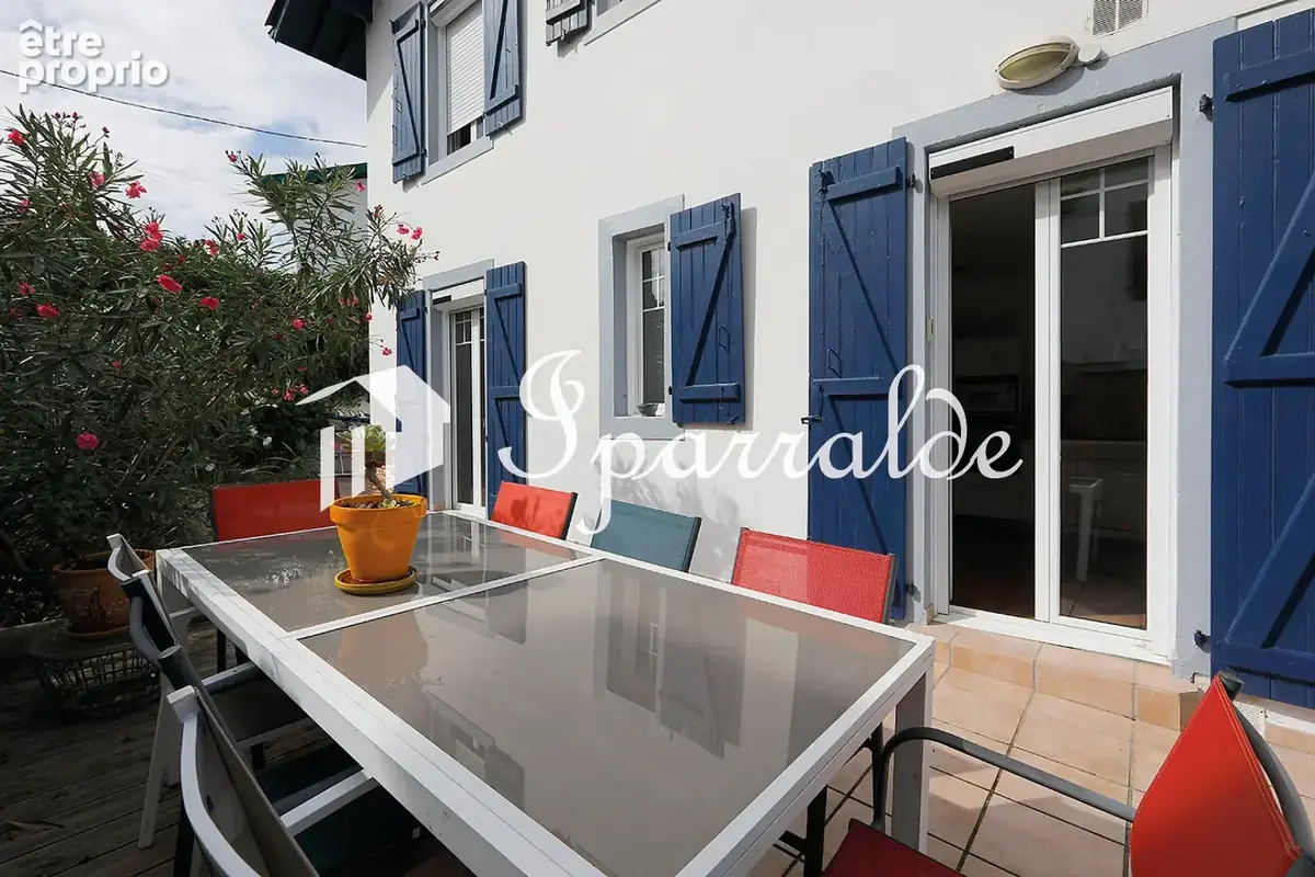 Superbe Maison de type T5 CENTRE VILLE tout à pied à HENDAYE 64700 - photo 20