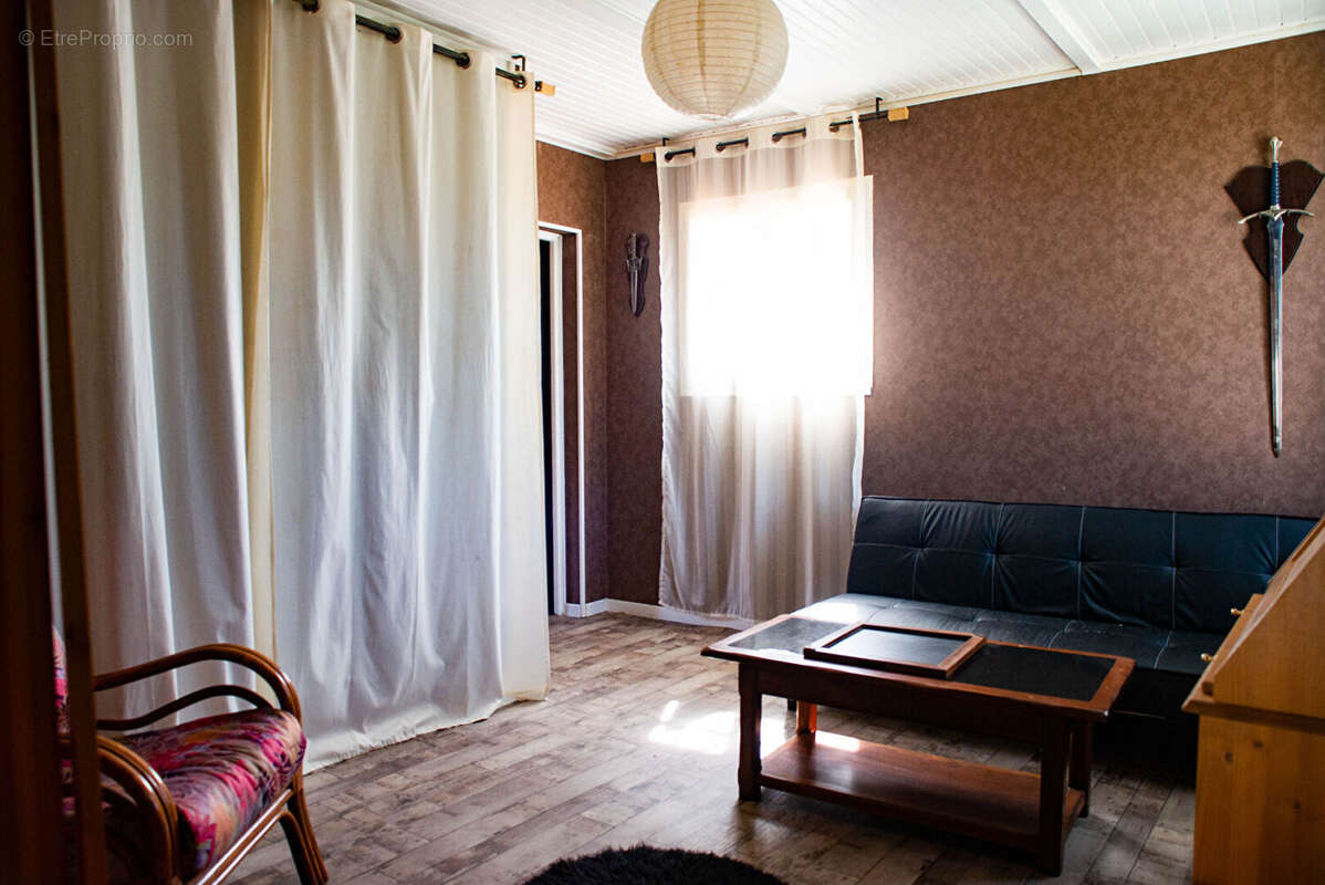 Maison à LE CHAFFAUT-SAINT-JURSON