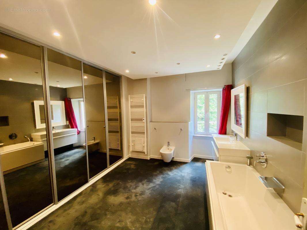 Maison à LES MARTYS