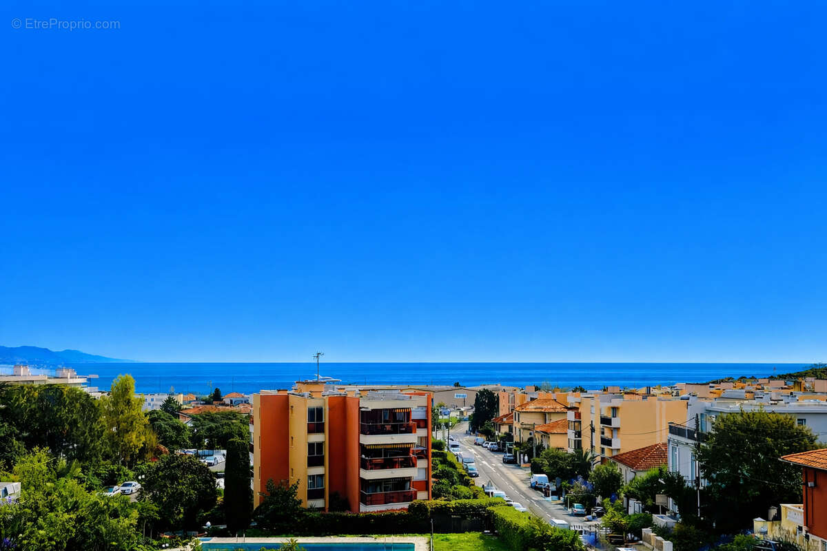 ANTIBES - Résidence récente - Investissement locatif sécurisé - Vue mer - photo 3