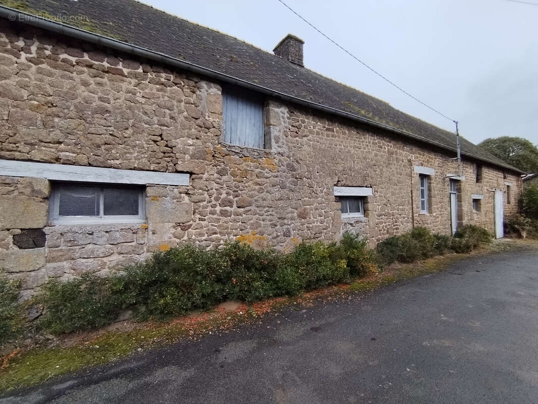 Maison à FLEURIGNE