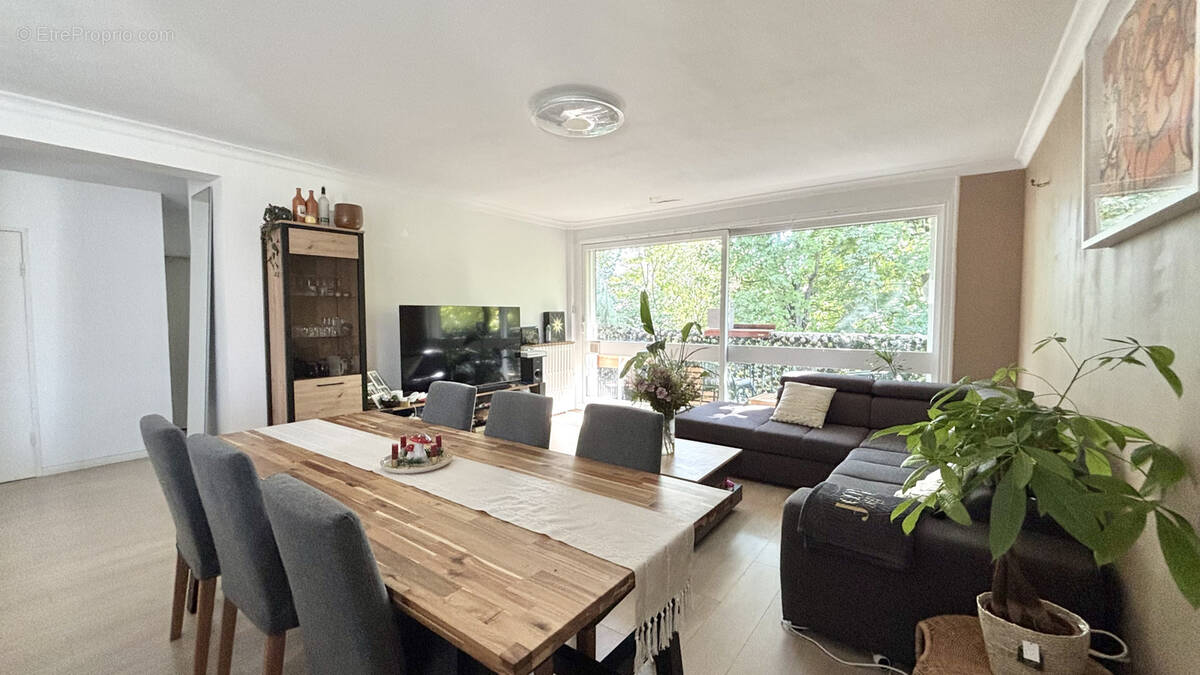 Appartement à ENGHIEN-LES-BAINS