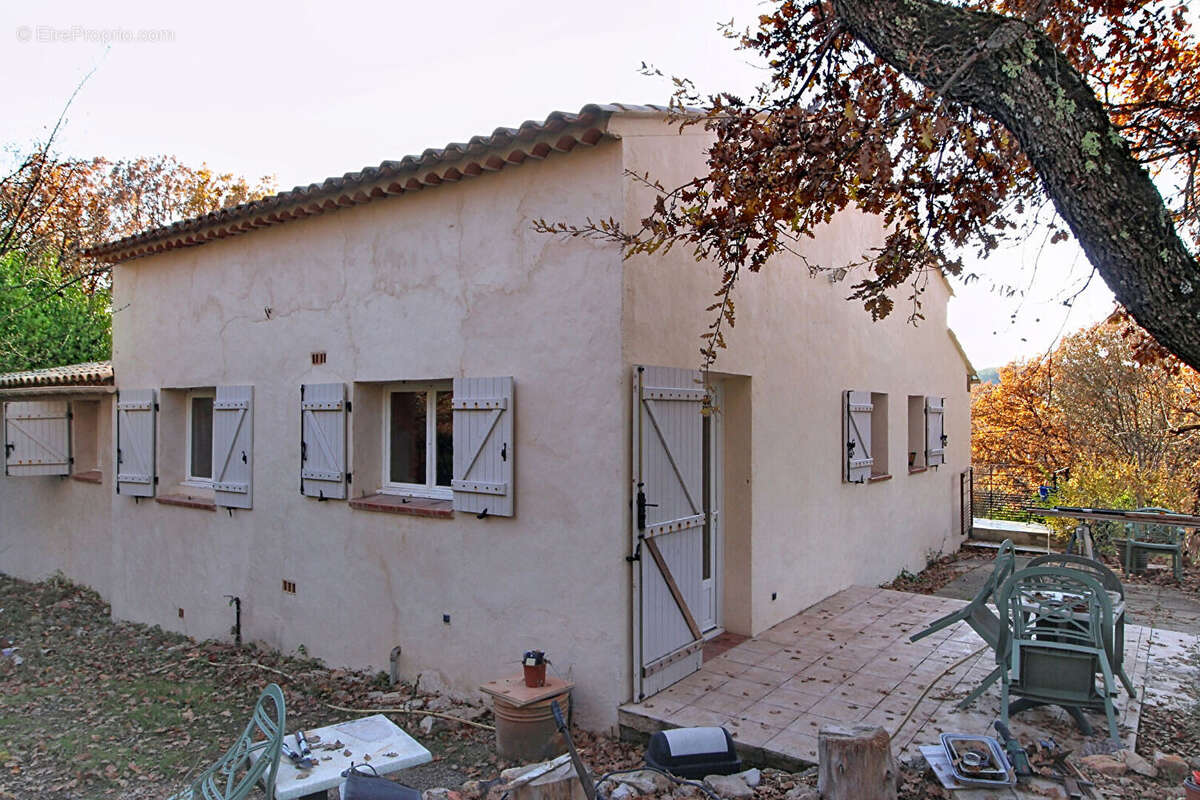 Maison à ENTRECASTEAUX