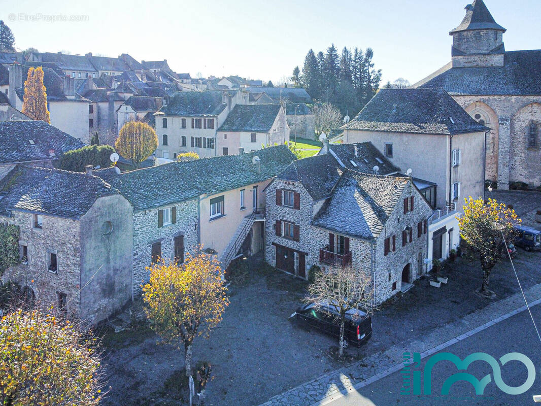Maison à RIEUPEYROUX