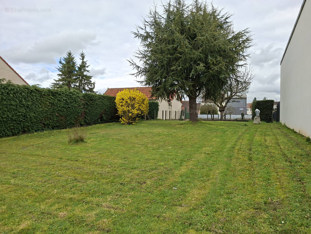 Terrain à LE MANS