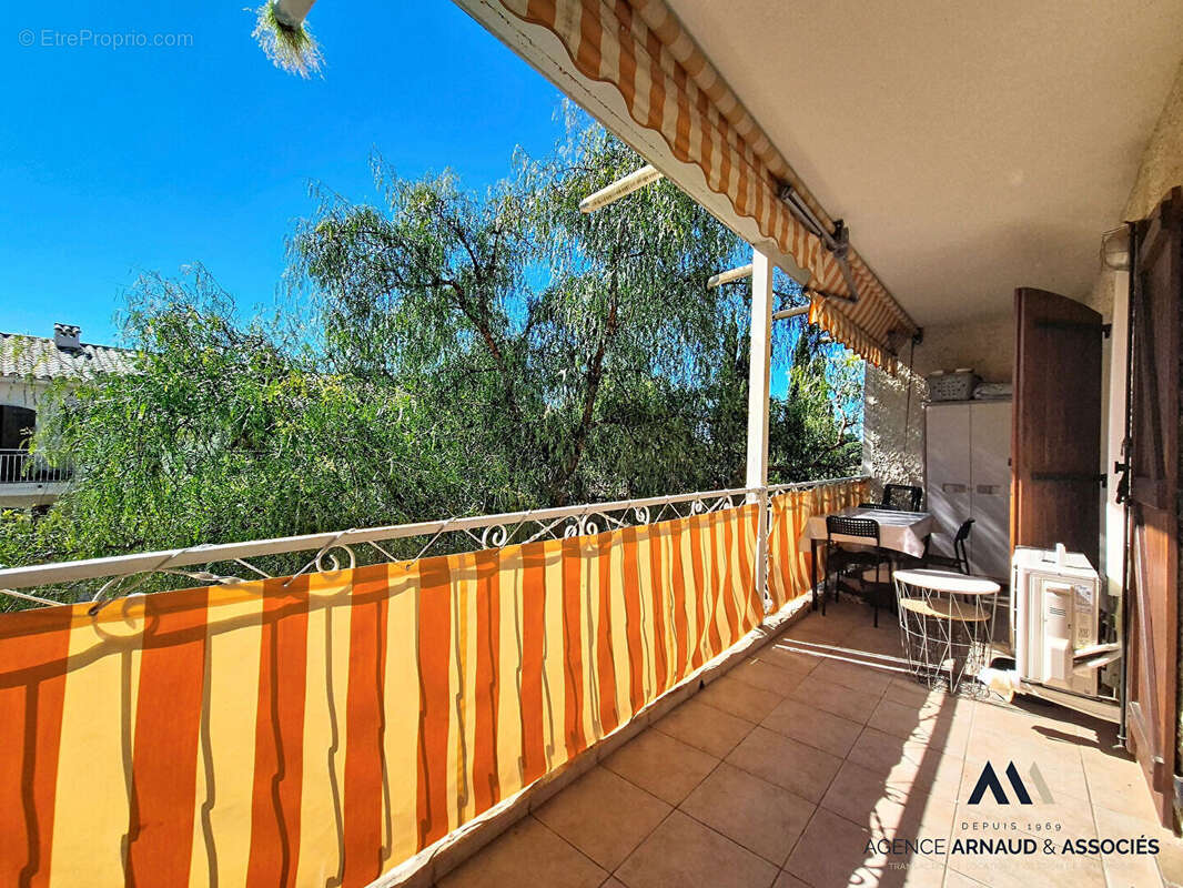 Appartement à SAINT-CYR-SUR-MER