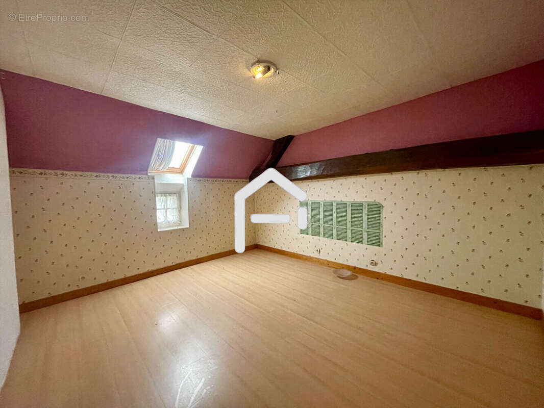 Maison à LIGNY-LE-CHATEL