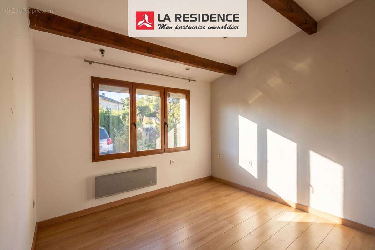 Maison 108 m² à Saint-Marcel-Les-Valence  - photo 9