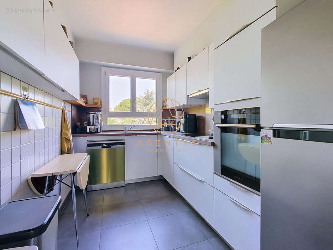 Appartement 89 m² à Saint-Maur-Des-Fosses  - photo 4