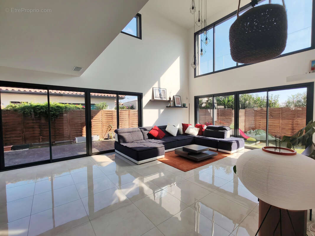 Maison à VILLENEUVE-DE-LA-RAHO