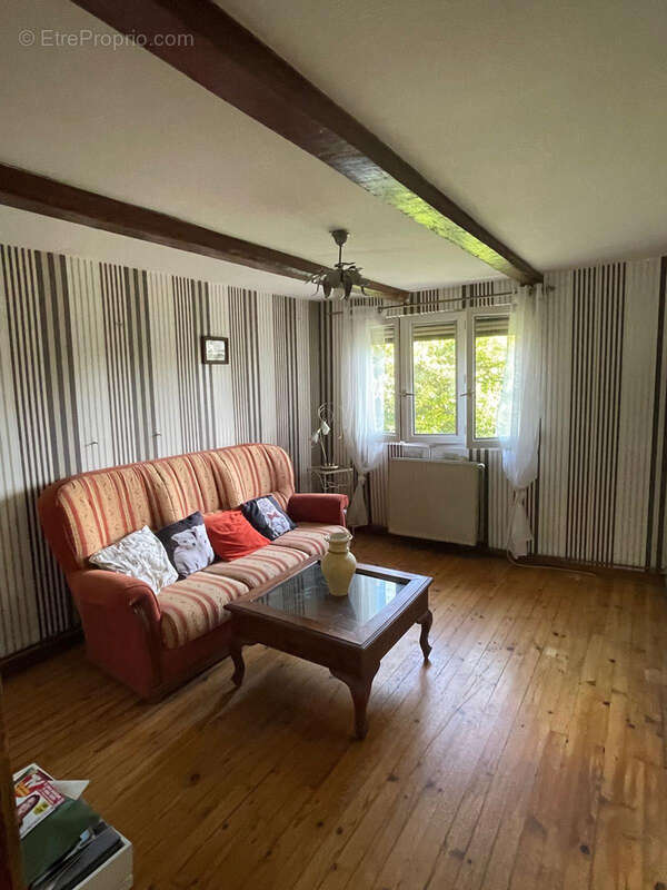 Maison à CHAVANNES-LES-GRANDS