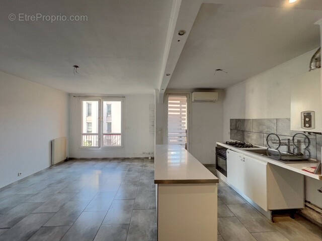 Appartement à CARROS