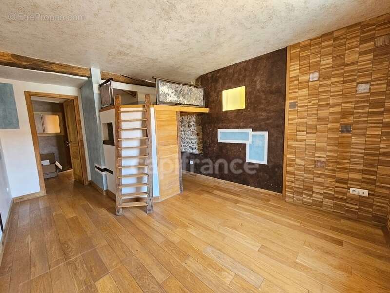 Maison à BUSSIERES