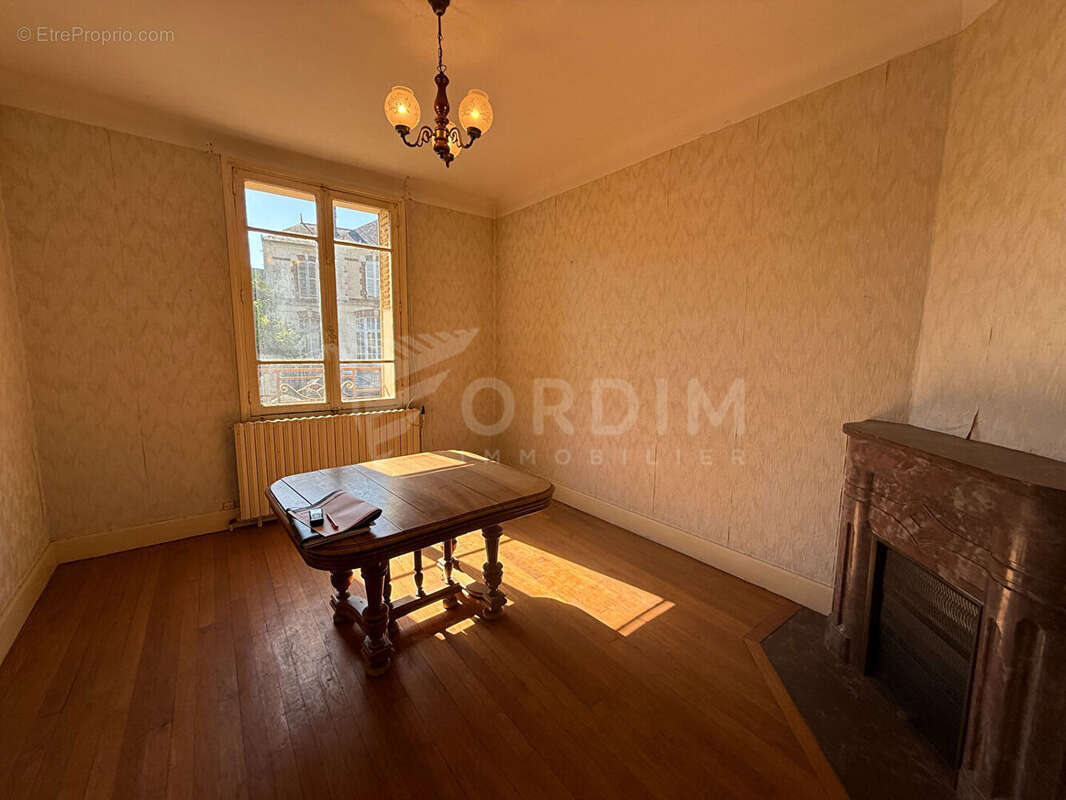 Maison à SAINT-FARGEAU