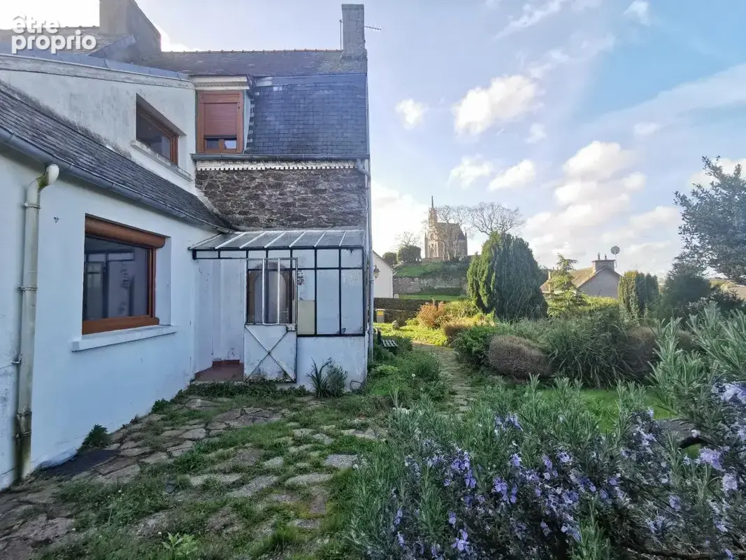 Maison à LA ROCHE-DERRIEN