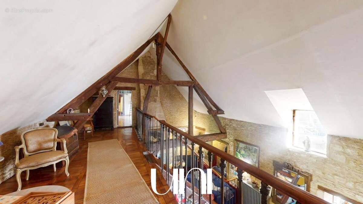 Maison 373 m² à Airan  - photo 24