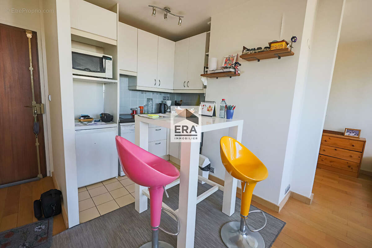 Appartement à PARIS-14E