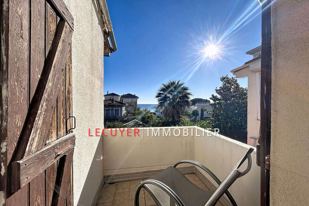 Appartement à VALLAURIS