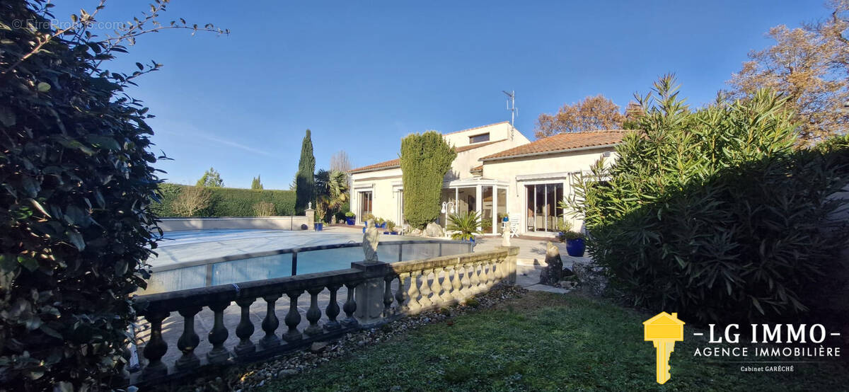 Maison à MORTAGNE-SUR-GIRONDE
