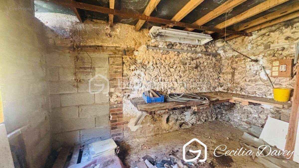 Maison à CERISIERS