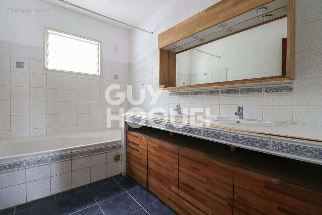 Maison à SAINT-DENIS