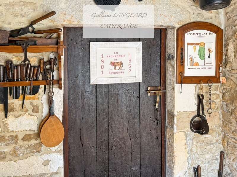 Revonnas (01250)- Ancienne Fruitière du XVIIe siècle - 247 m² de charme et d'histoire - photo 7