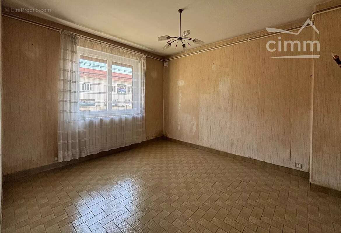 Maison à DOMPIERRE-SUR-BESBRE