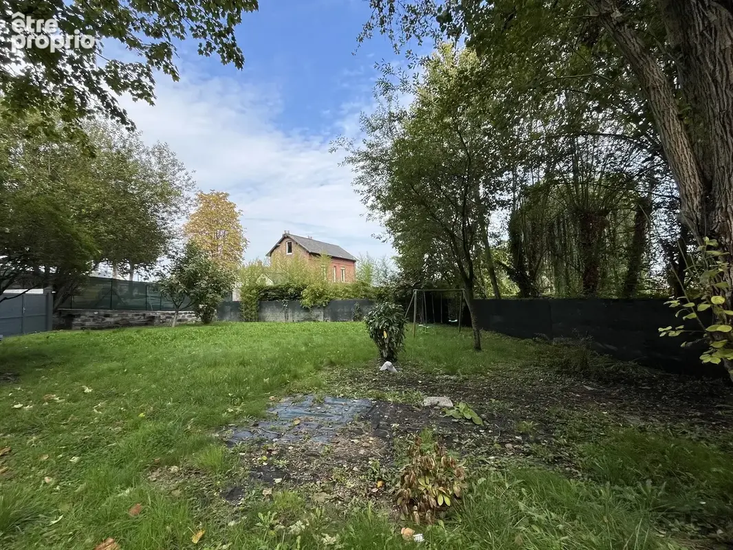Honfleur   terrain à bâtir de 702 m2 viabilisé, clos de murs, libre de constructeur, à proximité du centre-vil - photo 3