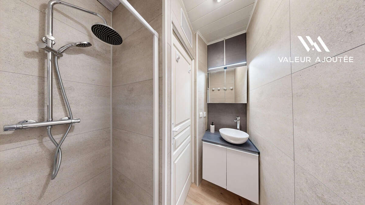Salle d'eau refaite du 1er gîte