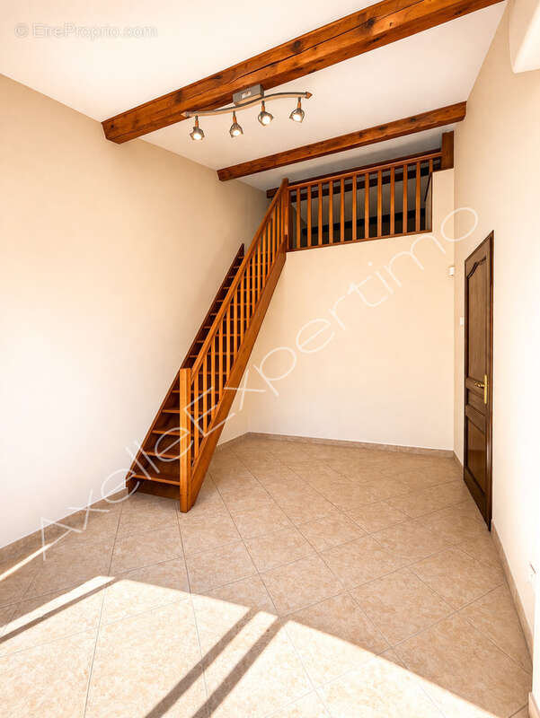 Maison à SAINT-CYR-SUR-MER