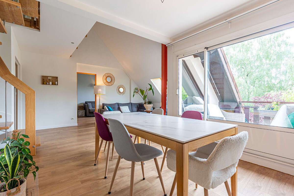 Agence immobiliere laforet - "monstera" - poisy - appartement duplex t4 de 96.01m² (84,05m2 carrez) - dernier etage - terrasse - - photo 5