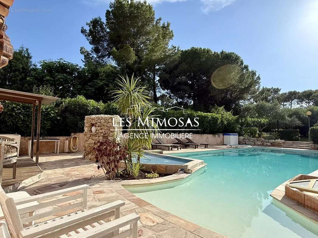 Maison à FREJUS