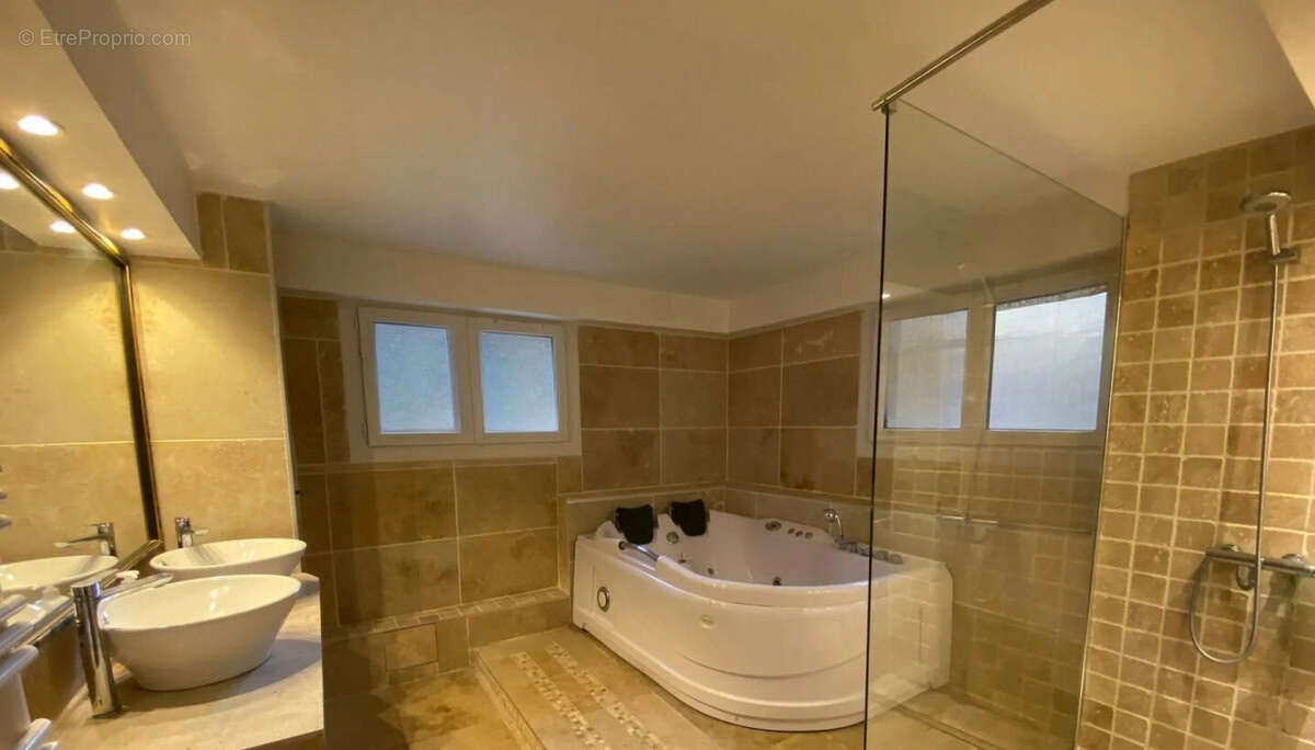 maison-8-mercues-186-1718371-1920w (6) - Maison à ARCAMBAL