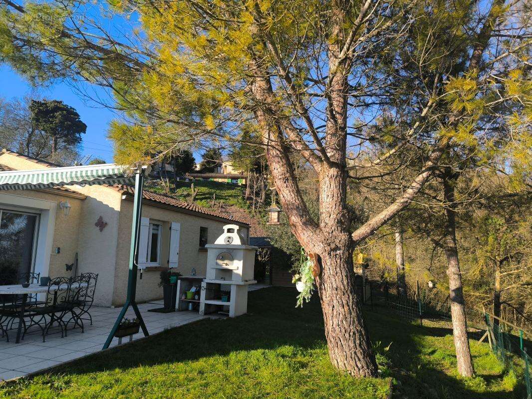 Villa plain pied de 130 m2 entourée de nature sur terrain de 4539 m2 avec  PISCINE - photo 3