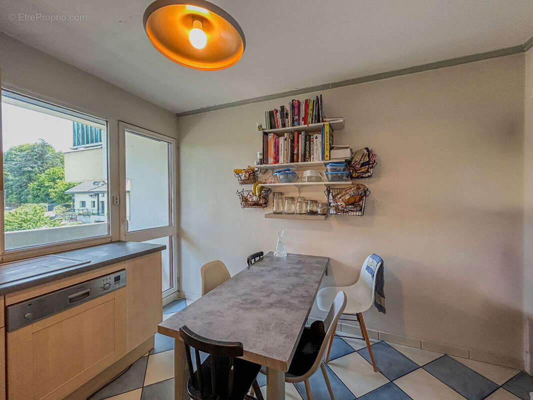 CHAMBÉRY- Secteur Bissy  Appartement T4 de 86 m2 - photo 4