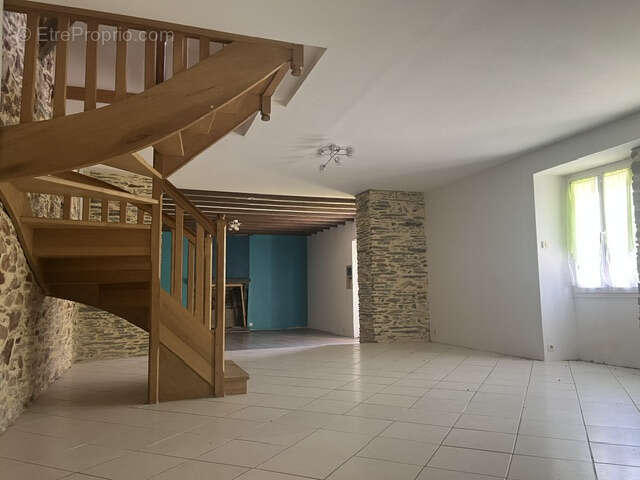 Maison 6 pièces 137m2 - photo 2