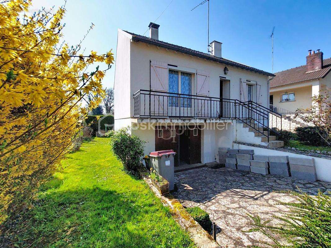 Maison à LORREZ-LE-BOCAGE-PREAUX
