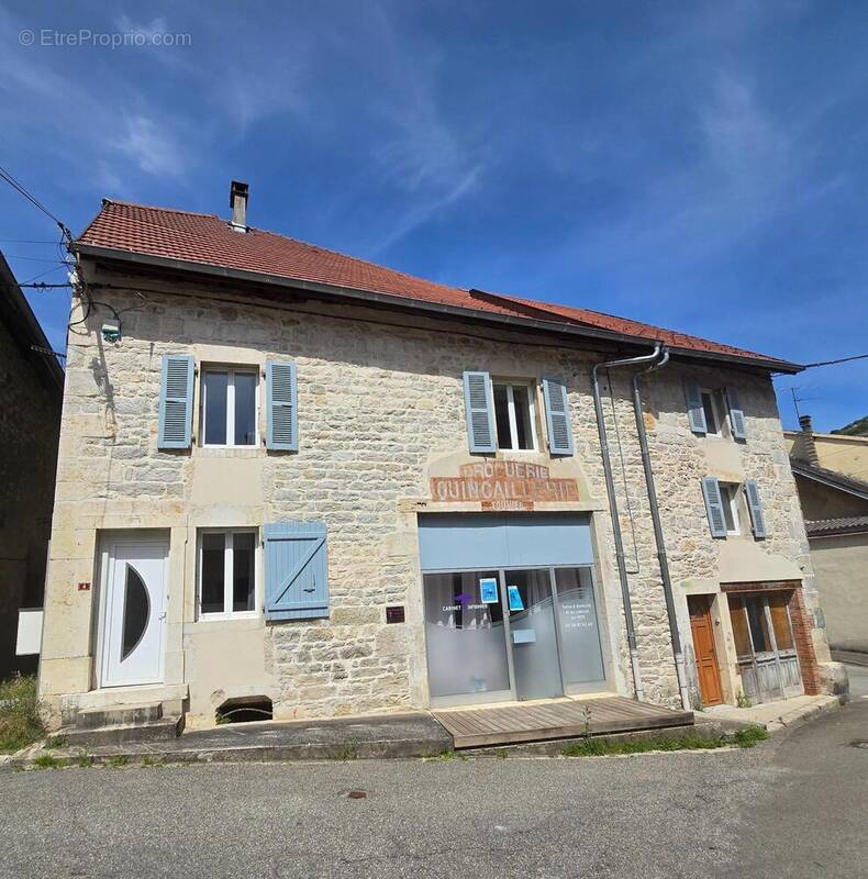 Photo 1 - Appartement à VIRIEU-LE-GRAND