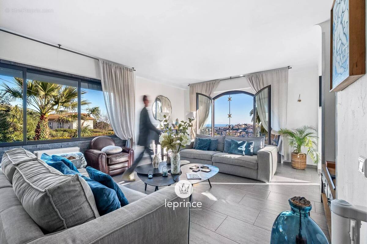 Appartement à VENCE