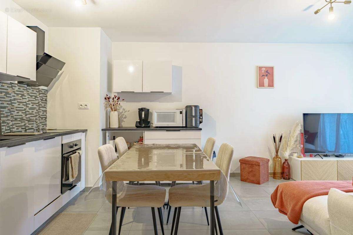 Appartement à MARSEILLE-4E