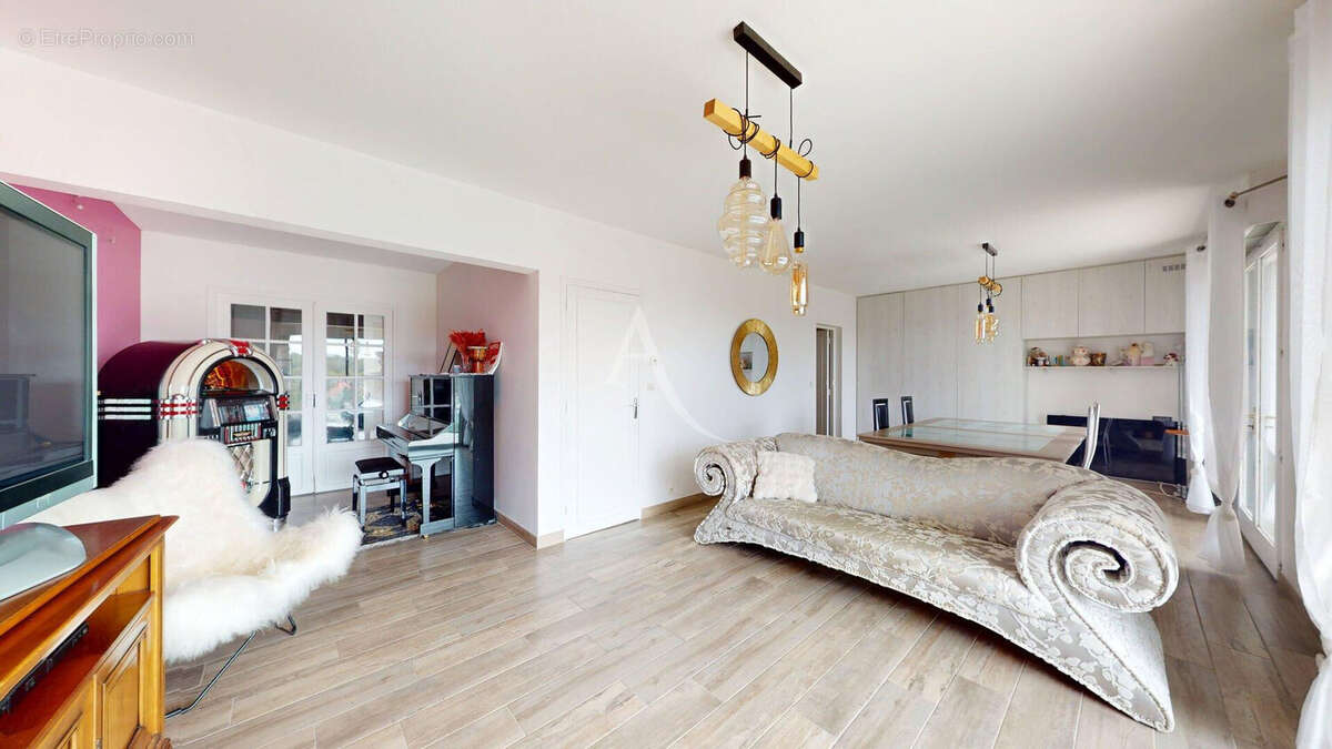 Maison à LE PLESSIS-ROBINSON