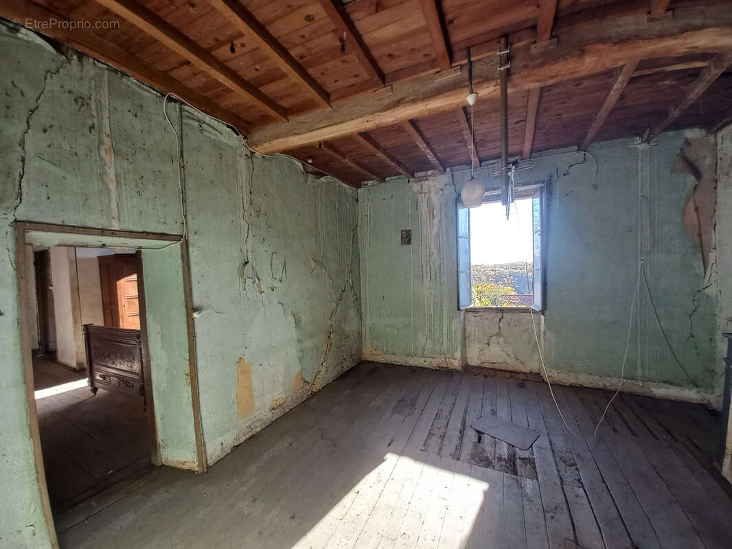 Maison à MONTESQUIOU