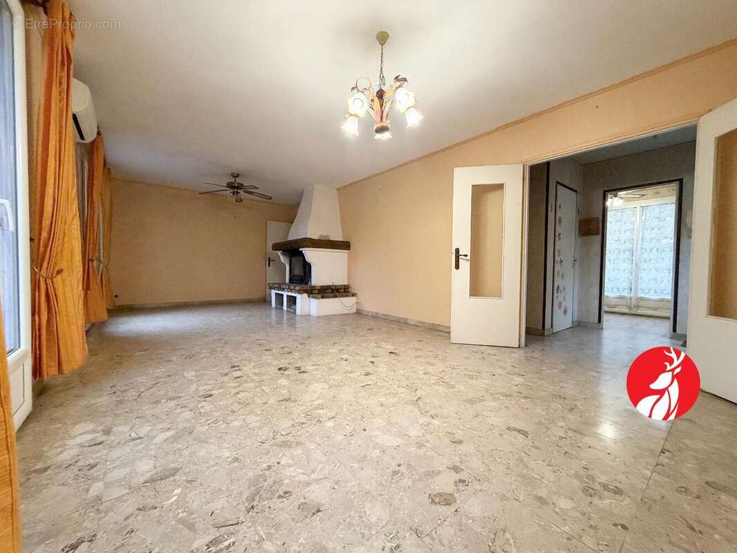 Maison à LA CHAPELLE-LA-REINE