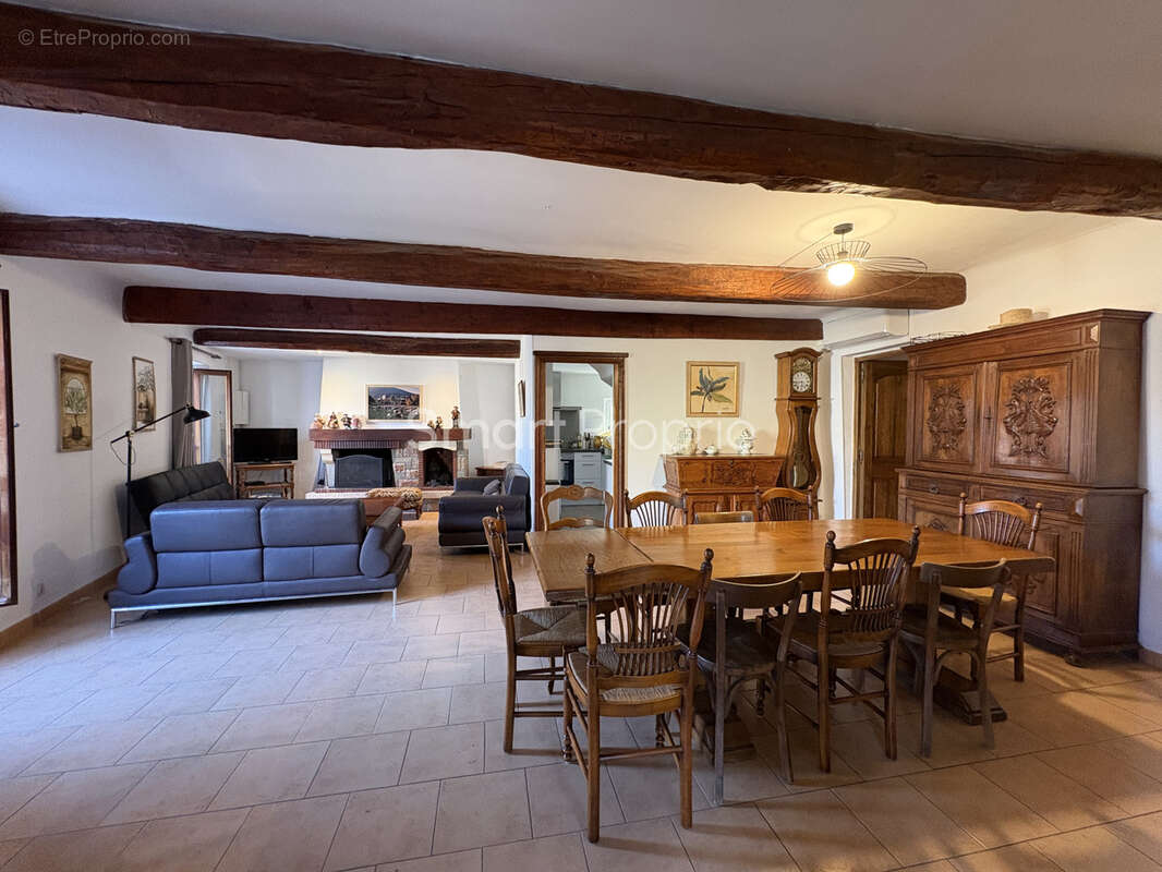 Maison à ALLEMAGNE-EN-PROVENCE