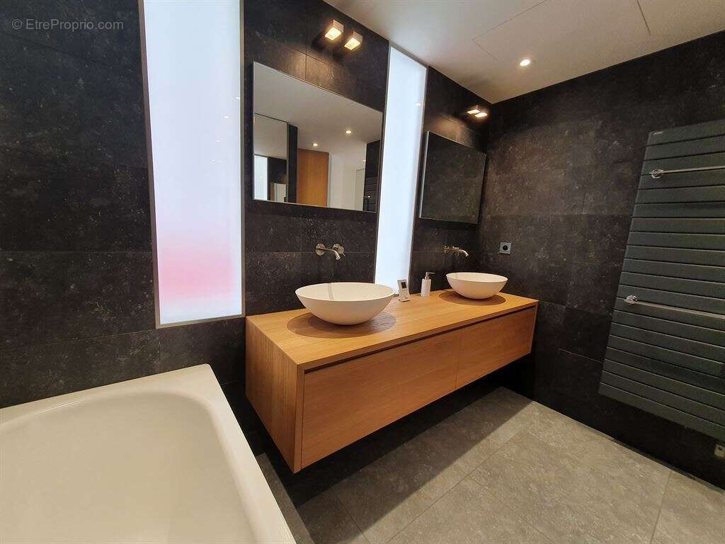 Appartement à VILLE-D'AVRAY