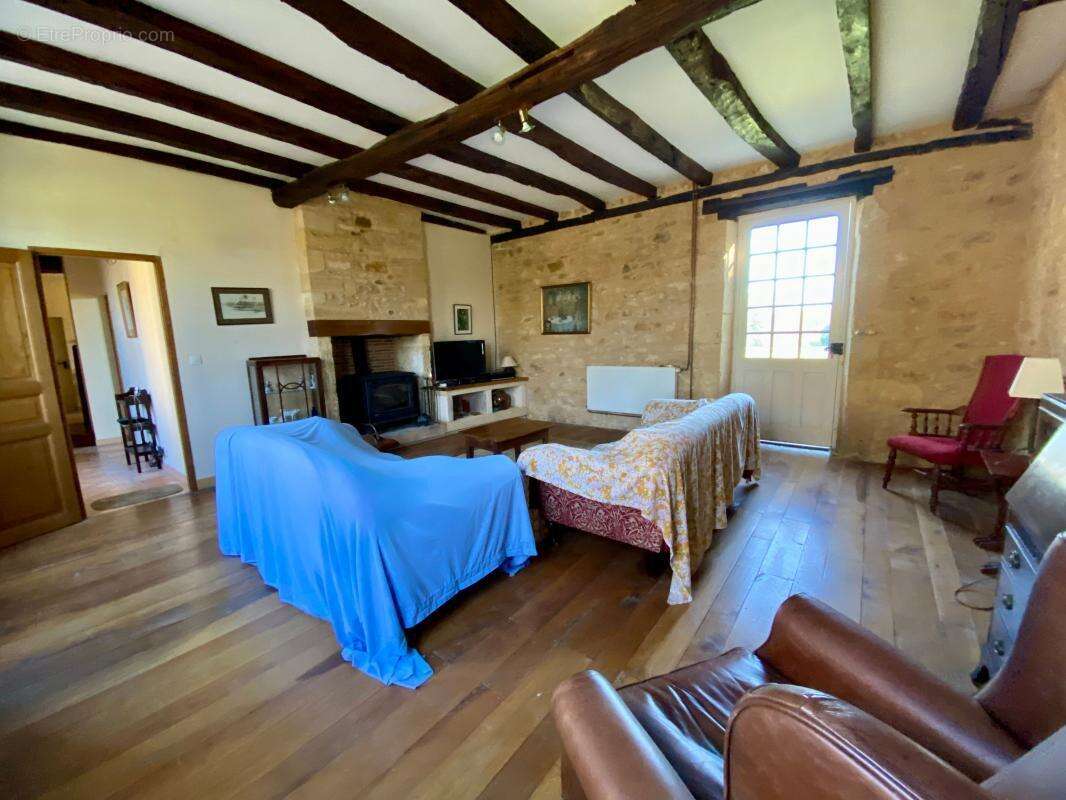 Belle maison en pierres avec piscine - photo 6