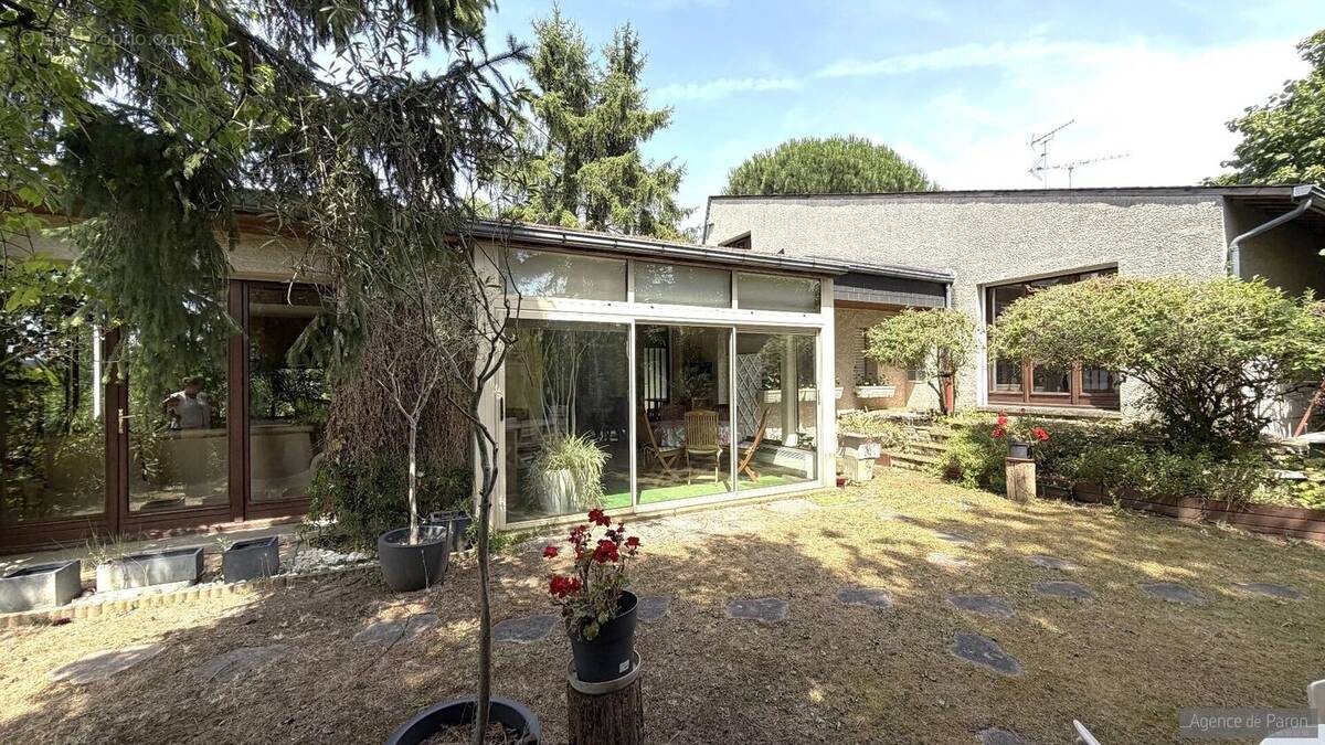 Maison à VERRIERES-LE-BUISSON