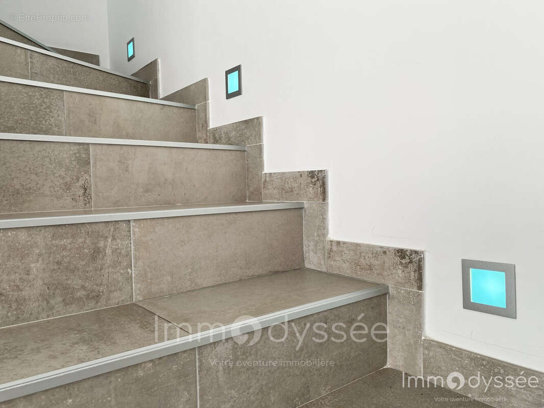 Maison à CHAMPS-SUR-MARNE