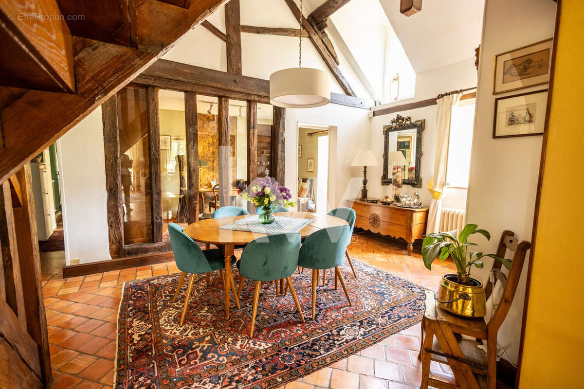 Maison 253 m² à Trainou  - photo 5