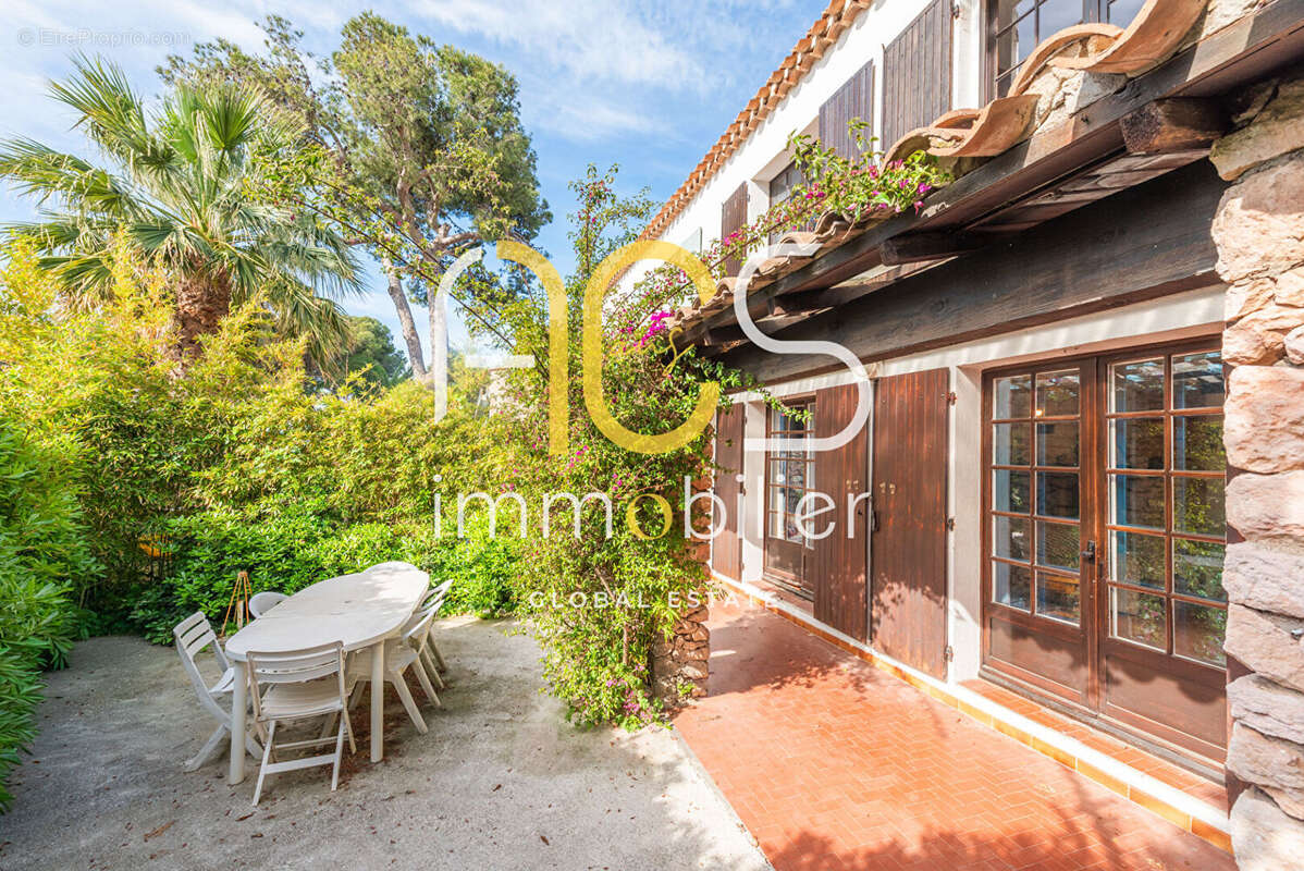 Maison à SAUSSET-LES-PINS